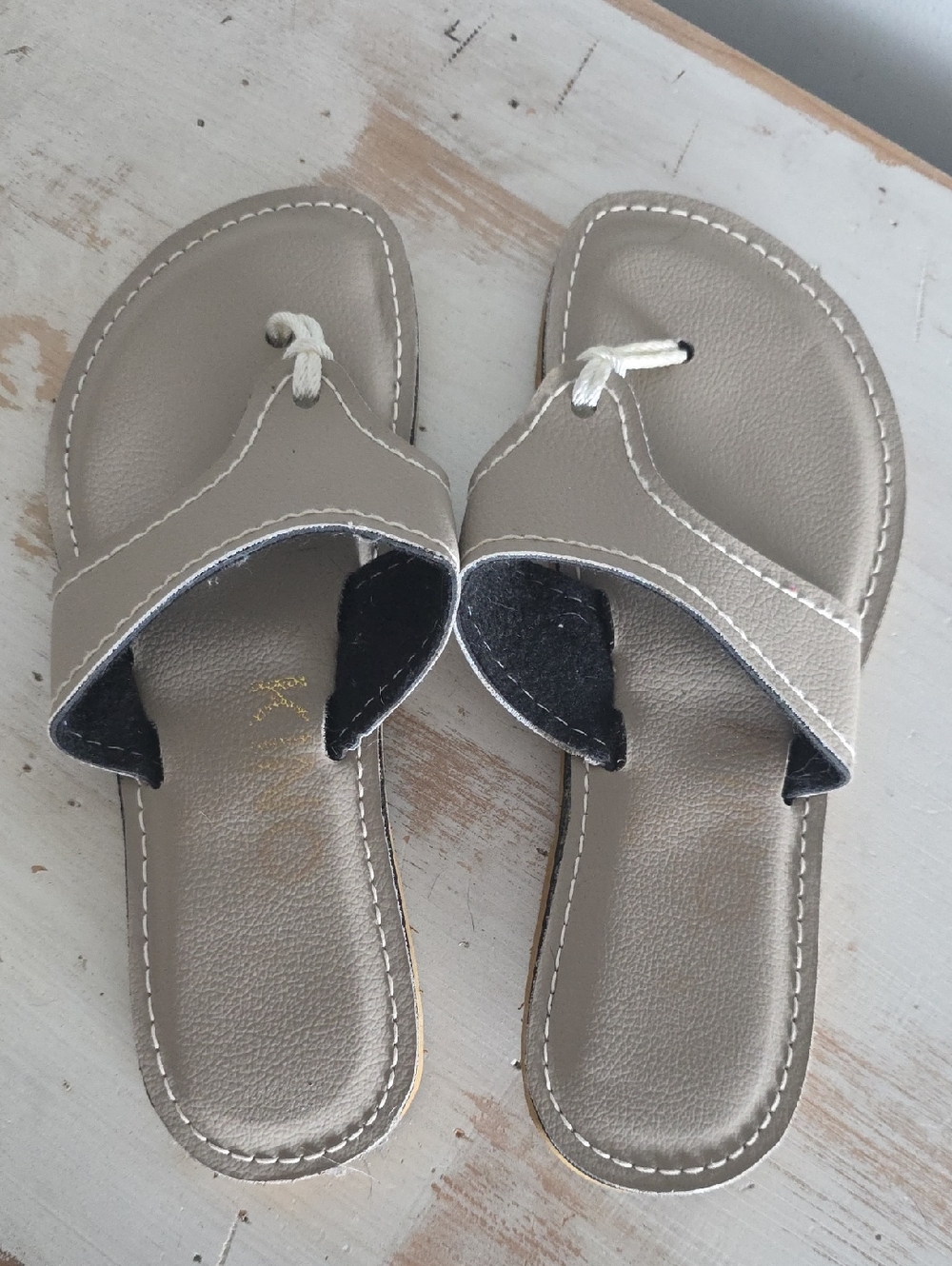 Kino's Women's Lily Thong Flip Flops